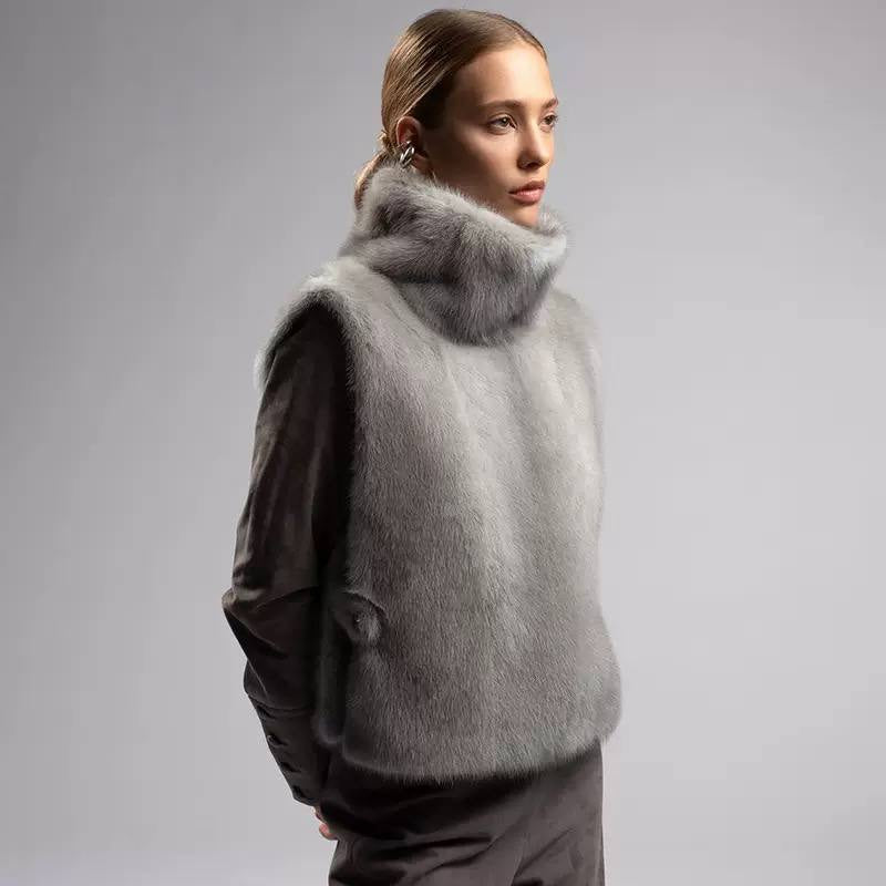 Relaxed Sleeveless Vest With an Oversized Stand Collar – Grey