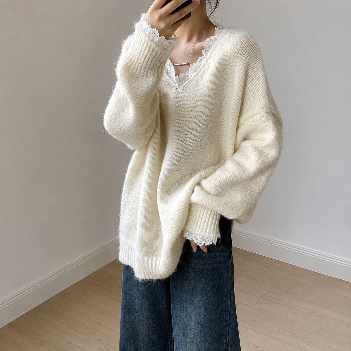 Textured V-Neck Sweater With Long Sleeves And Ribbed Edges – Cream