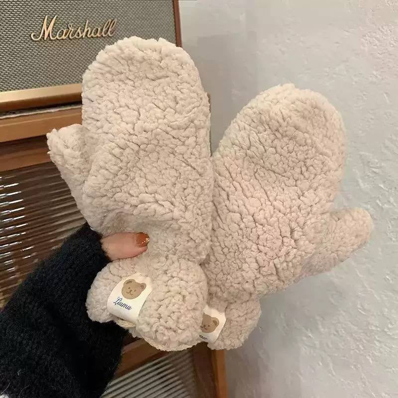 Curled-Texture Mittens With Rounded Tips and Bear Tabs – Beige