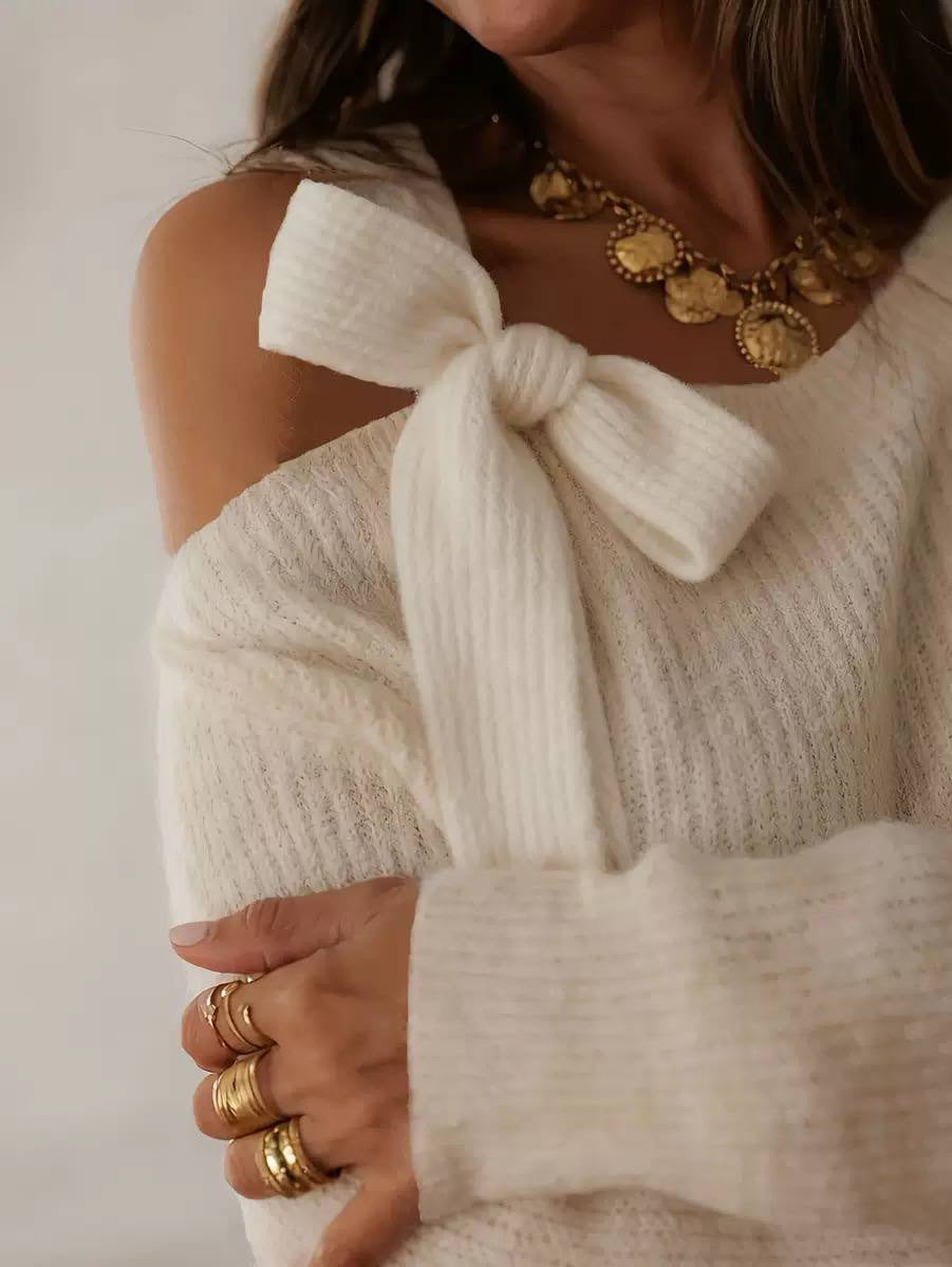 Relaxed Sweater With Statement Bow and Shoulder Cutout – Cream