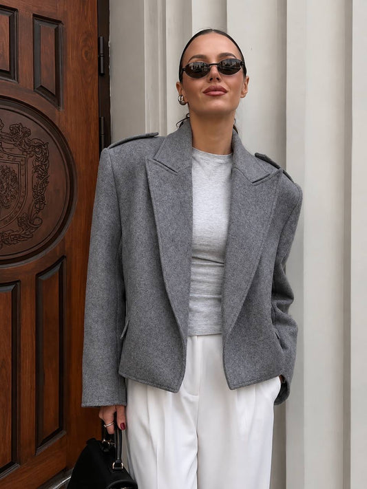 Relaxed Short Jacket With Wide Notched Lapels – Grey