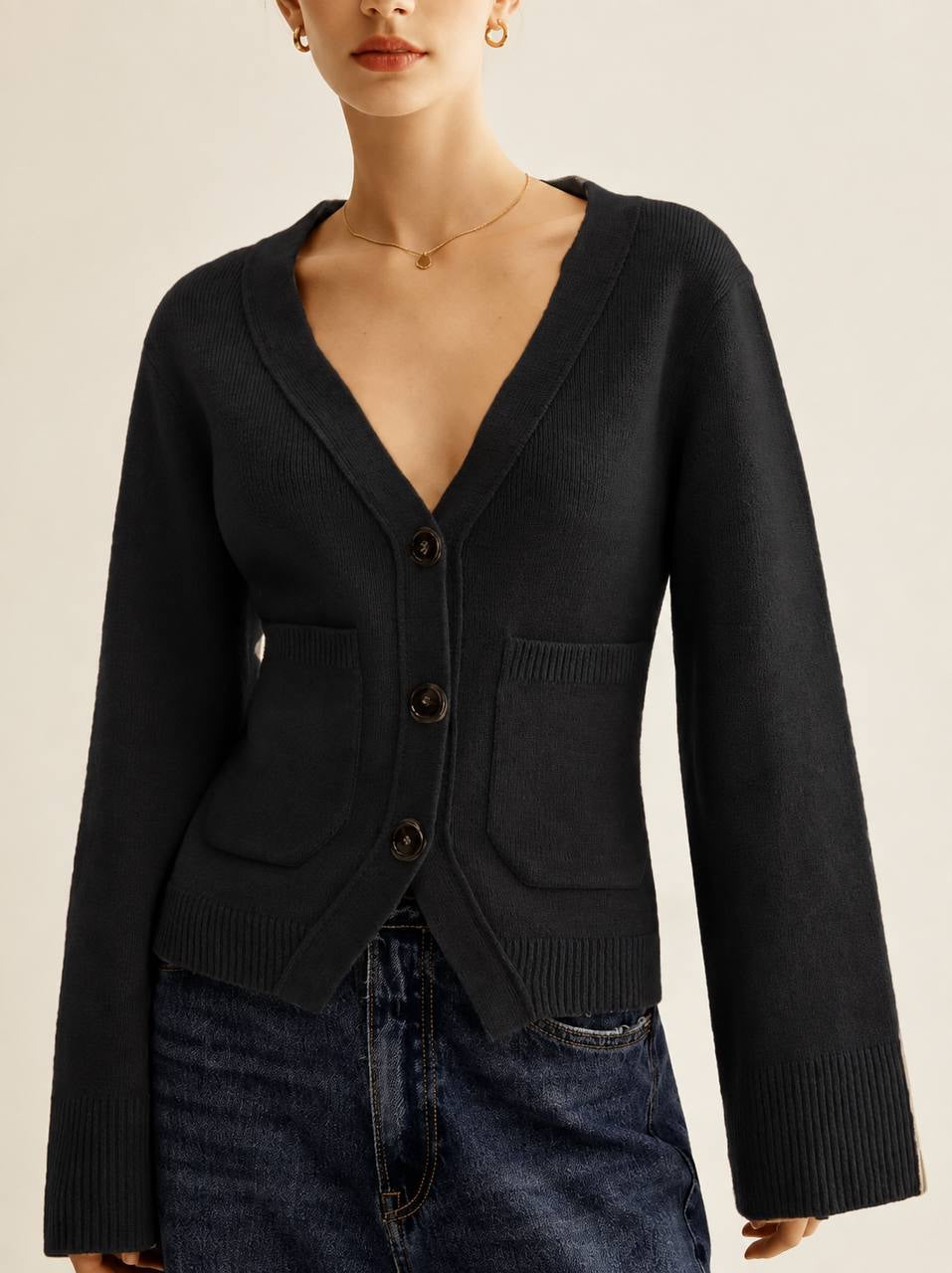 Shaped Waist Cardigan With Patch Pockets and Ribbed Cuffs – Black
