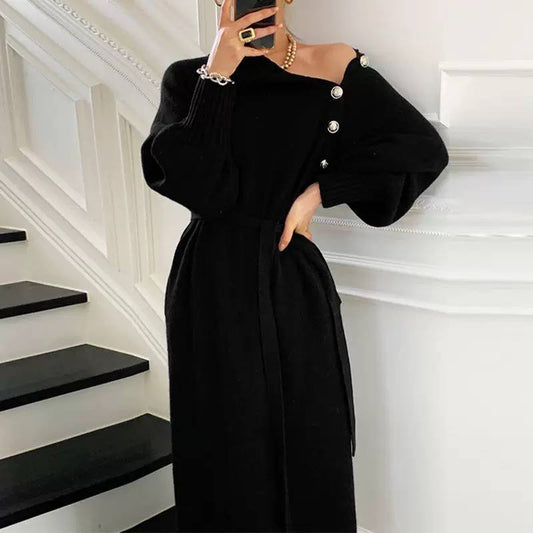High Neck Sweater Dress With Full Sleeves And Belt – Black