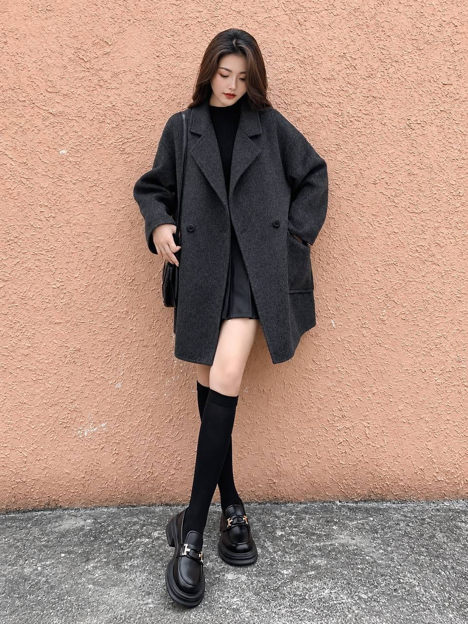 Patch-Pocket Coat With Wide Lapels And Long Sleeves – Grey