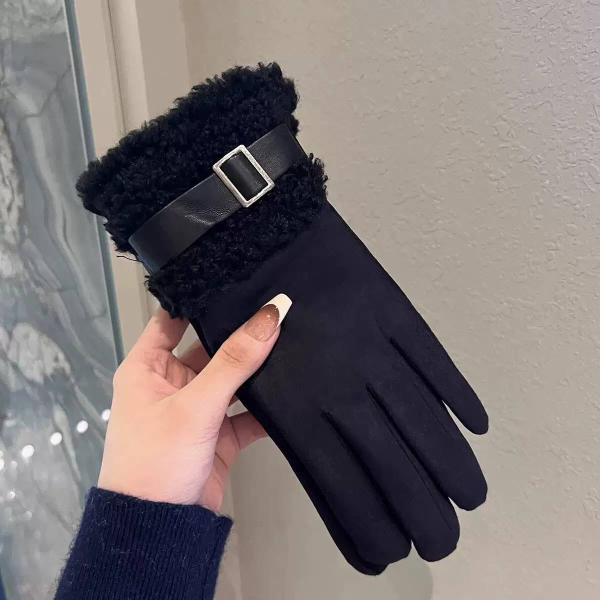 Women's Full-Finger Gloves With Buckle-Trimmed Foldover Cuffs – Black