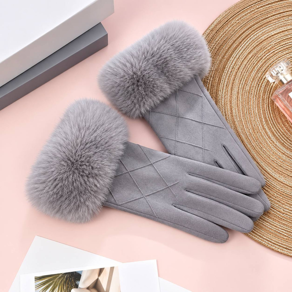 Women's Crisscross-Stitched Gloves With Fluffy Wrist Trim – Grey