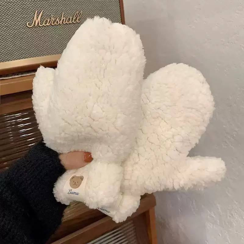 Curled-Texture Mittens With Rounded Tips and Bear Tabs – Cream