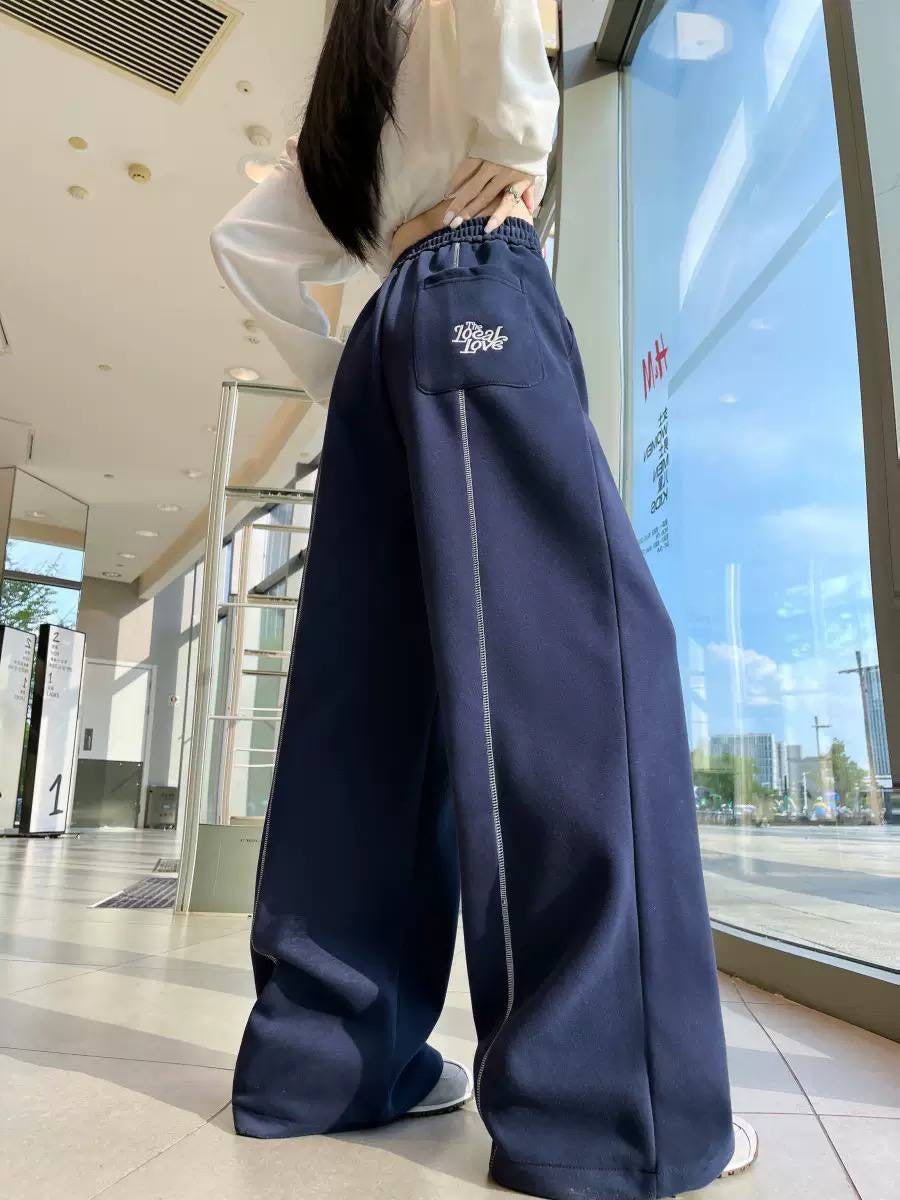 Contrast-Stitched Pants With Wide Legs And A Lettered Pocket – Navy