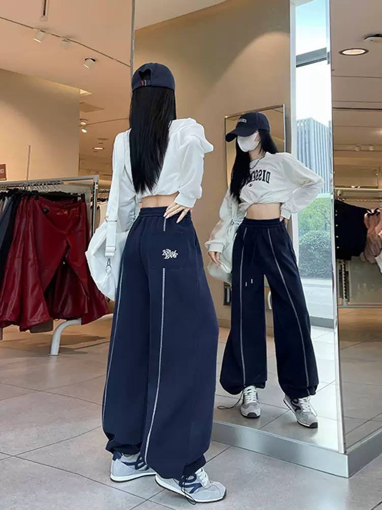 Contrast-Stitched Pants With Wide Legs And A Lettered Pocket – Navy